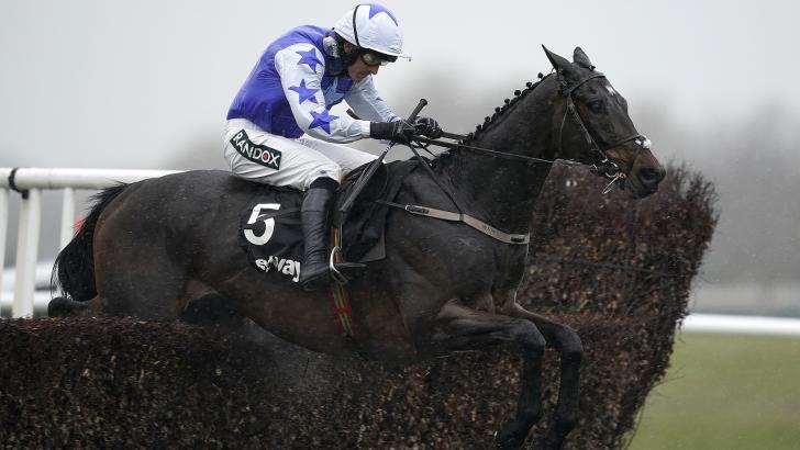 Kemboy on his way to winning at Aintree